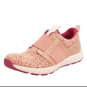 TRAQ by Alegria Womens Volition 2 Smart Walking Shoe  Size 5.5 (36)